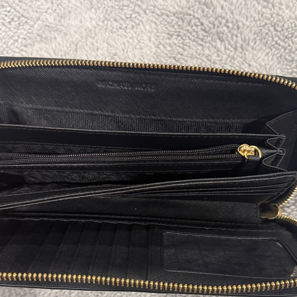 Michael Kors Elegant Black Wristlet - Picture 4 of 4
